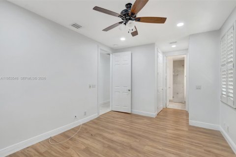 House in West Palm Beach, Florida 3 bedrooms, 229.1 sq.m. № 2007747 - photo 30