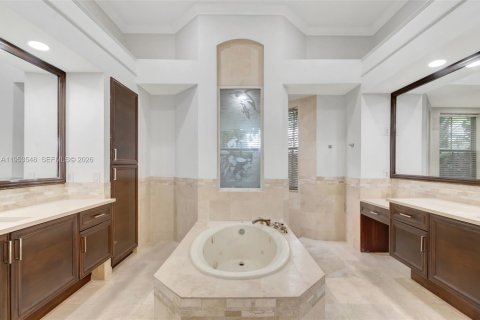 House in West Palm Beach, Florida 3 bedrooms, 229.1 sq.m. № 2007747 - photo 26