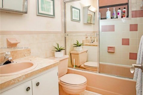 Купить виллу или дом в Майами, Флорида 3 спальни, 185.99м2, № 2085430 - фото 22