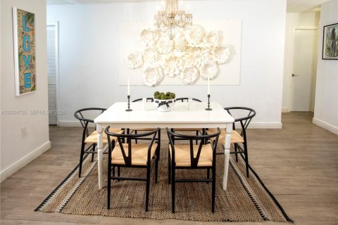 Купить виллу или дом в Майами, Флорида 3 спальни, 185.99м2, № 2085430 - фото 13