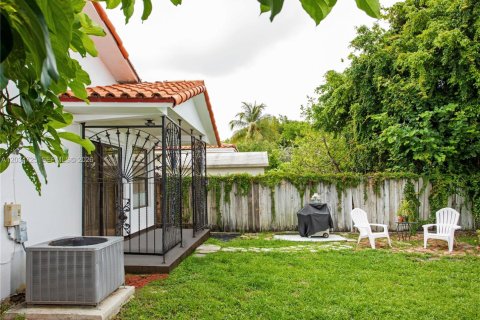 Купить виллу или дом в Майами, Флорида 3 спальни, 185.99м2, № 2085430 - фото 28