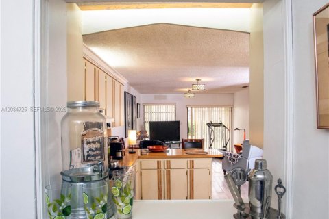 Купить виллу или дом в Майами, Флорида 3 спальни, 185.99м2, № 2085430 - фото 8