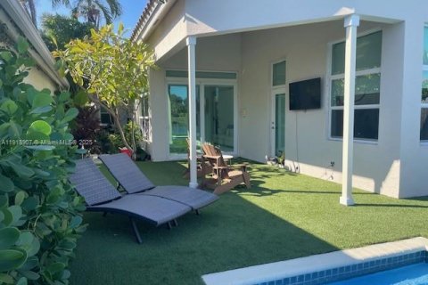 House in Boca Raton, Florida 3 bedrooms, 151.34 sq.m. № 1973350 - photo 8