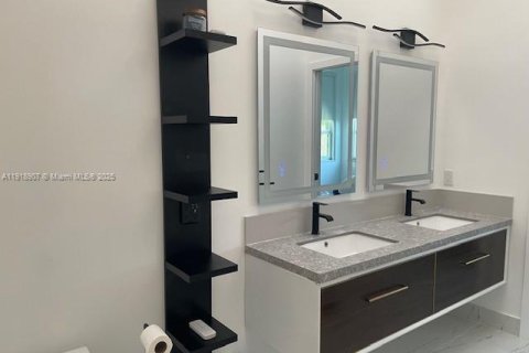 House in Boca Raton, Florida 3 bedrooms, 151.34 sq.m. № 1973350 - photo 6