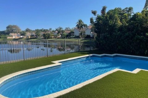 House in Boca Raton, Florida 3 bedrooms, 151.34 sq.m. № 1973350 - photo 10