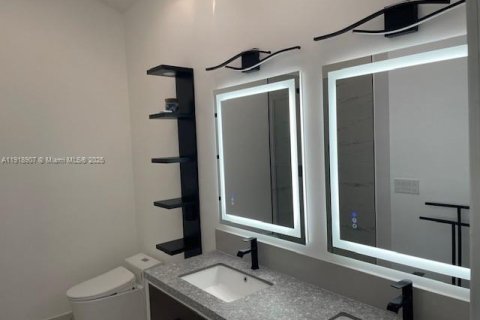 House in Boca Raton, Florida 3 bedrooms, 151.34 sq.m. № 1973350 - photo 5