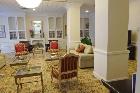 Condo in Hollywood, Florida, 2 bedrooms  № 2063610 - photo 16