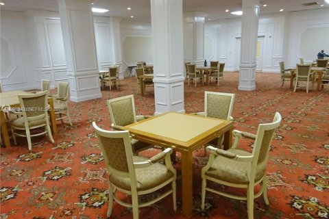 Condo in Hollywood, Florida, 2 bedrooms  № 2063610 - photo 15