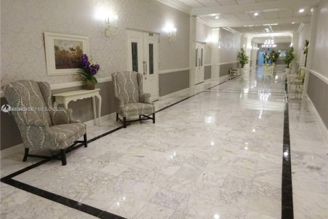 Condo in Hollywood, Florida, 2 bedrooms  № 2063610 - photo 14