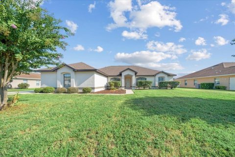 House in Ocala, Florida 4 bedrooms, 239.13 sq.m. № 2298548 - photo 4
