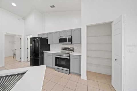 House in Ocala, Florida 4 bedrooms, 239.13 sq.m. № 2298548 - photo 19