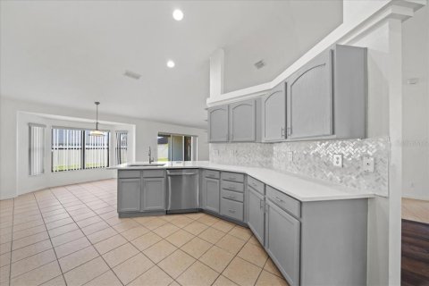 House in Ocala, Florida 4 bedrooms, 239.13 sq.m. № 2298548 - photo 16