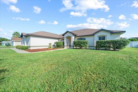 House in Ocala, Florida 4 bedrooms, 239.13 sq.m. № 2298548 - photo 3