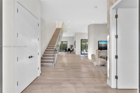 Купить виллу или дом в Серфсайд, Флорида 6 спален, № 1995939 - фото 3