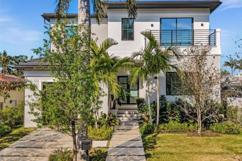 Дом в Серфсайд, Флорида 6 спален № 1995939