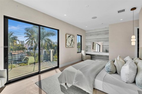 Купить виллу или дом в Серфсайд, Флорида 6 спален, № 1995939 - фото 28