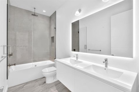 Купить виллу или дом в Серфсайд, Флорида 6 спален, № 1995939 - фото 22