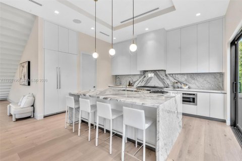 Купить виллу или дом в Серфсайд, Флорида 6 спален, № 1995939 - фото 12