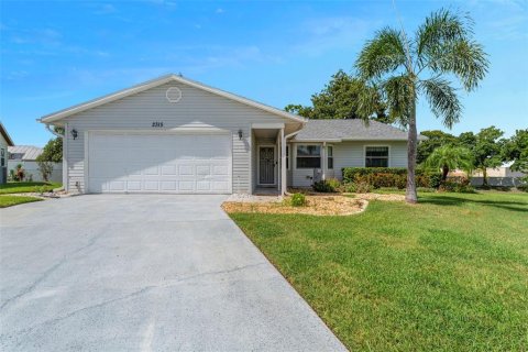 House in Lakeland, Florida 2 bedrooms, 125.42 sq.m. № 1887125 - photo 1