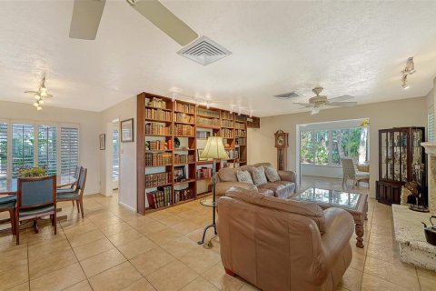 Casa en venta en Sarasota, Florida, 3 dormitorios, 187.94 m2 № 1724606 - foto 4