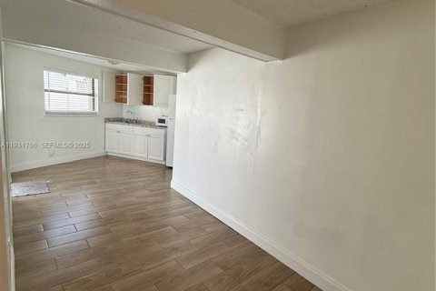 Снять в аренду квартиру в Форт-Лодердейл, Флорида 1 спальня, № 1990362 - фото 4