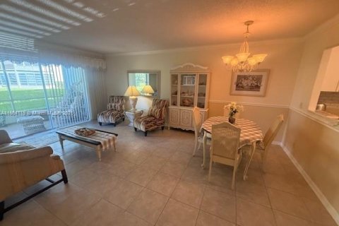 Condominio en venta en Lauderdale Lakes, Florida, 2 dormitorios, 87.7 m2 № 1979231 - foto 1