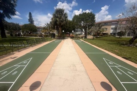 Condominio en venta en Lauderdale Lakes, Florida, 2 dormitorios, 87.7 m2 № 1979231 - foto 16