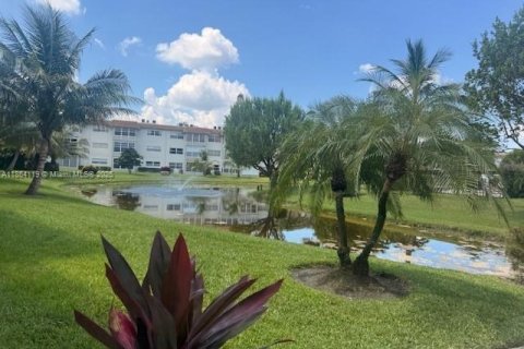 Condominio en venta en Lauderdale Lakes, Florida, 2 dormitorios, 87.7 m2 № 1979231 - foto 11