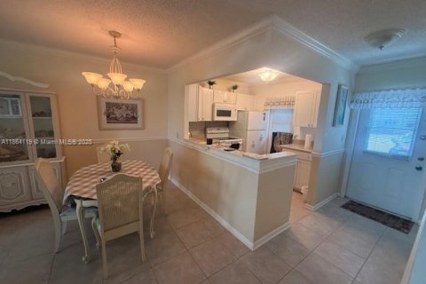 Condominio en venta en Lauderdale Lakes, Florida, 2 dormitorios, 87.7 m2 № 1979231 - foto 3