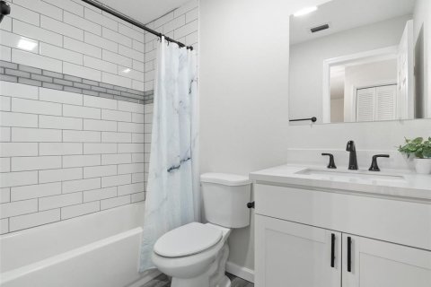 Townhouse in Ocala, Florida 2 bedrooms, 167.22 sq.m. № 2222608 - photo 22