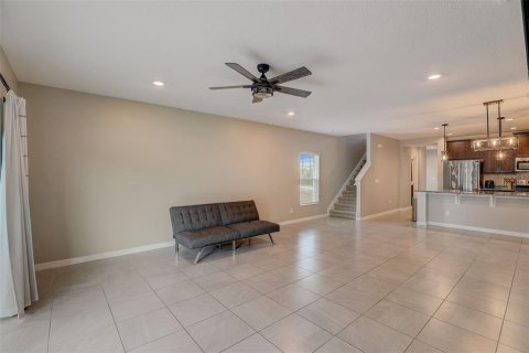 House in Davenport, Florida 5 bedrooms, 202.16 sq.m. № 1535593 - photo 5