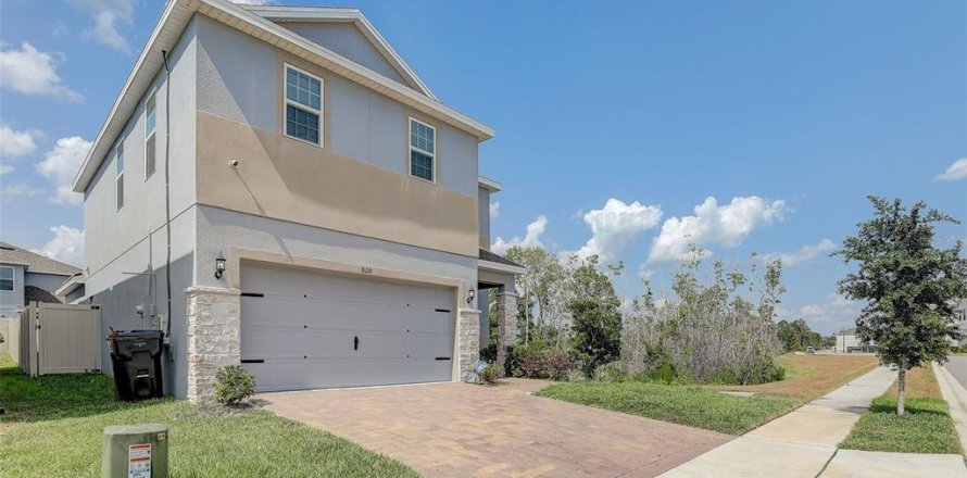 House in Davenport, Florida 5 bedrooms, 202.16 sq.m. № 1535593