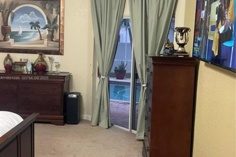 Villa ou maison à vendre à Pembroke Pines, Floride: 4 chambres, 208.75 m2 № 1975926 - photo 15