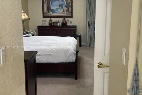 Villa ou maison à vendre à Pembroke Pines, Floride: 4 chambres, 208.75 m2 № 1975926 - photo 18