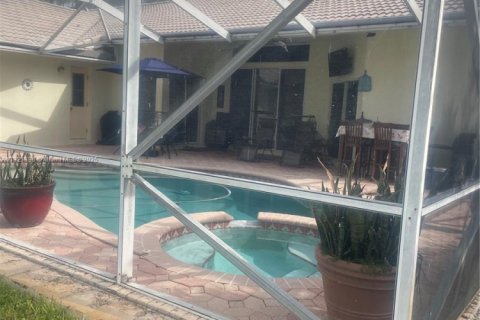 Villa ou maison à vendre à Pembroke Pines, Floride: 4 chambres, 208.75 m2 № 1975926 - photo 5