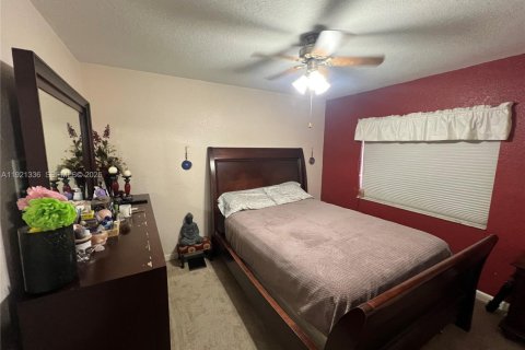 Villa ou maison à vendre à Pembroke Pines, Floride: 4 chambres, 208.75 m2 № 1975926 - photo 8