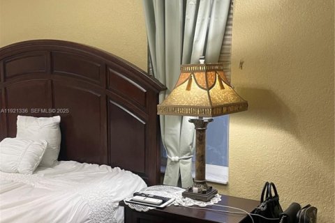 Villa ou maison à vendre à Pembroke Pines, Floride: 4 chambres, 208.75 m2 № 1975926 - photo 19