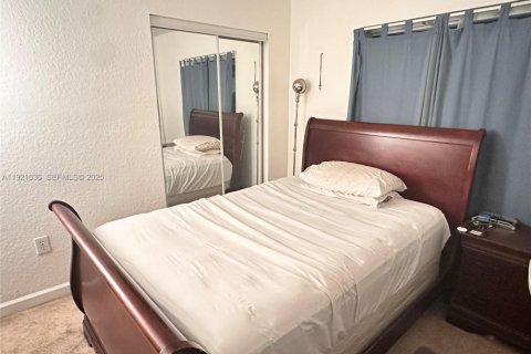 Villa ou maison à vendre à Pembroke Pines, Floride: 4 chambres, 208.75 m2 № 1975926 - photo 10