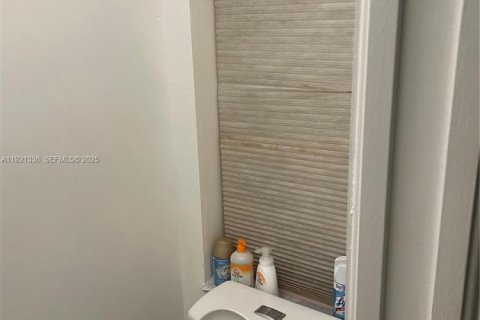 Villa ou maison à vendre à Pembroke Pines, Floride: 4 chambres, 208.75 m2 № 1975926 - photo 30