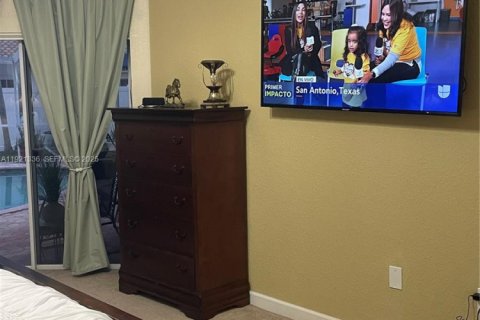 Villa ou maison à vendre à Pembroke Pines, Floride: 4 chambres, 208.75 m2 № 1975926 - photo 16