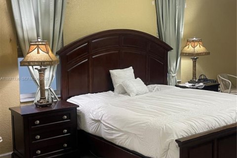 Villa ou maison à vendre à Pembroke Pines, Floride: 4 chambres, 208.75 m2 № 1975926 - photo 13