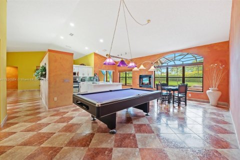 House in Pembroke Pines, Florida 4 bedrooms, 256.41 sq.m. № 1805945 - photo 11