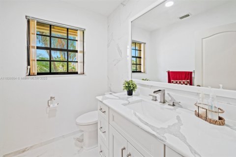 House in Pembroke Pines, Florida 4 bedrooms, 256.41 sq.m. № 1805945 - photo 26