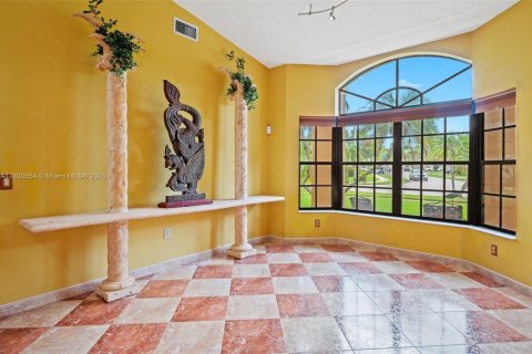 House in Pembroke Pines, Florida 4 bedrooms, 256.41 sq.m. № 1805945 - photo 8