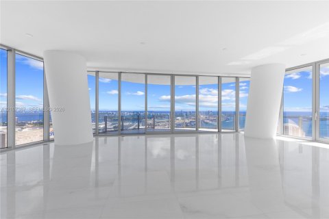 Condominio en venta en Miami, Florida, 4 dormitorios, 313.55 m2 № 2422838 - foto 5