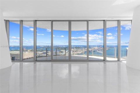 Condominio en venta en Miami, Florida, 4 dormitorios, 313.55 m2 № 2422838 - foto 6