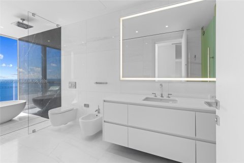 Condominio en venta en Miami, Florida, 4 dormitorios, 313.55 m2 № 2422838 - foto 30