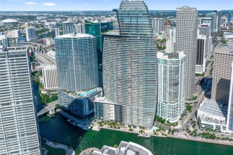 Condominio en Miami, Florida, 4 dormitorios  № 2422838