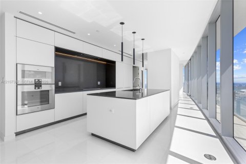 Condominio en venta en Miami, Florida, 4 dormitorios, 313.55 m2 № 2422838 - foto 16