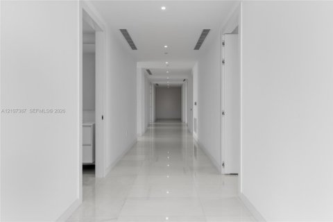 Condominio en venta en Miami, Florida, 4 dormitorios, 313.55 m2 № 2422838 - foto 3